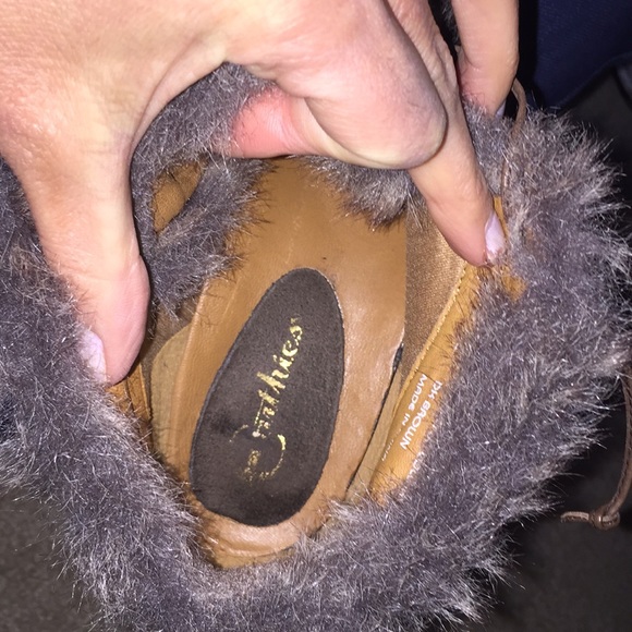 Chocolate brown faux fur trim booties size 8 - Picture 4 of 5